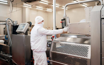 Running Efficiently in Q4: How Packaging Choices Affect Throughput During Peak Season