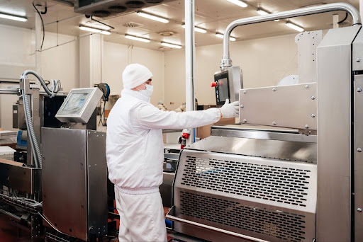 bulk prepared meals, sealed meal packaging, food plant packaging solutions